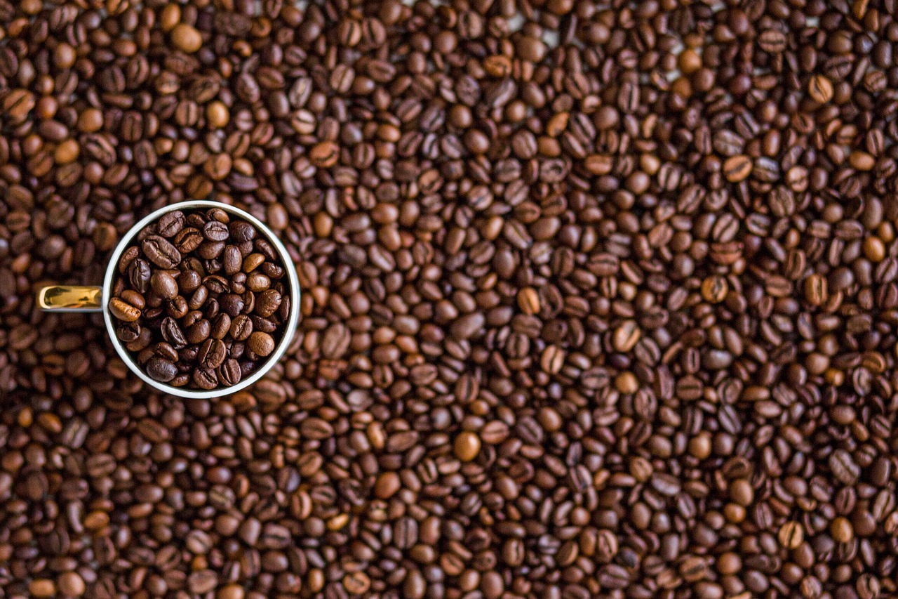 Kawa a zdrowy styl życia: czy można cieszyć się kawą i być fit?