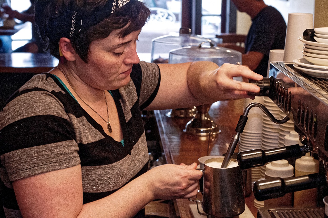 Kawa dla początkujących: jak zacząć przygodę z kawowym światem